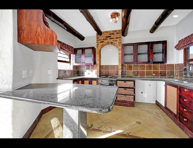2 BEDROOM TOWNHOUSE RENTED IN NORTH RIDING